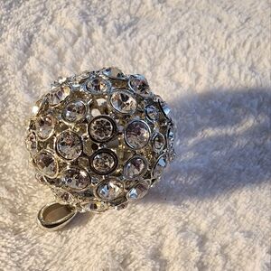 STUNNING Vintage 3D Round Rhinestone Ball Pendant – Silver Tone